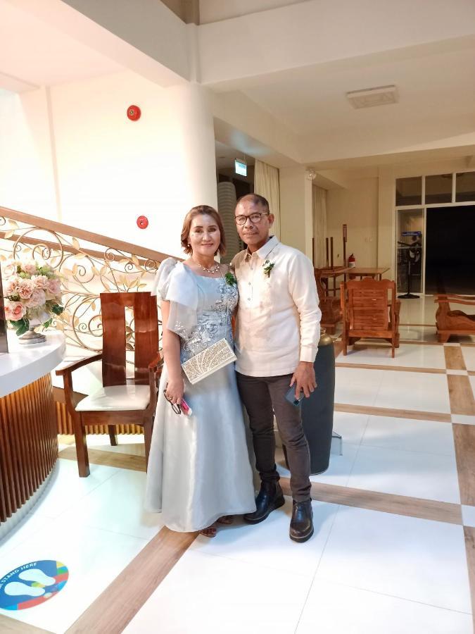 Hotel Eight Fifty Jagna Bagian luar foto