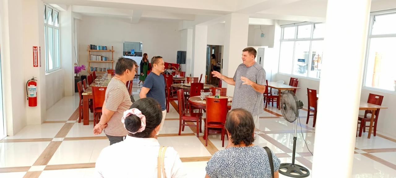 Hotel Eight Fifty Jagna Bagian luar foto