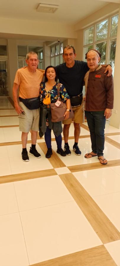 Hotel Eight Fifty Jagna Bagian luar foto